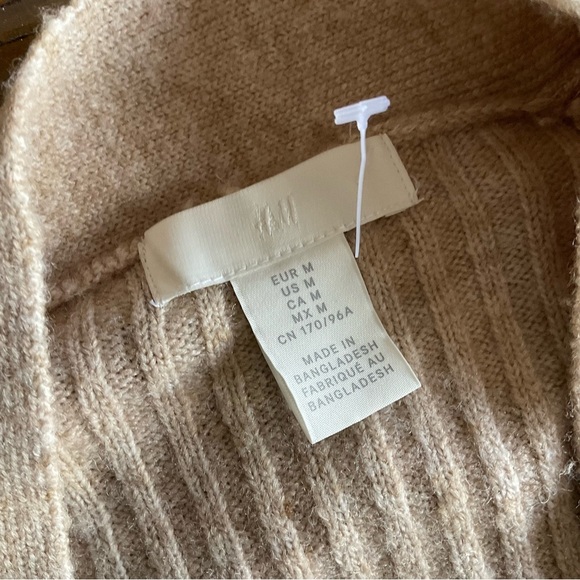 Cozy Ribbed Knit Cardigan H&M - Picture 3 of 6